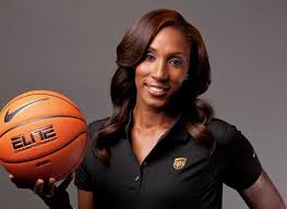 How tall is Lisa Leslie?